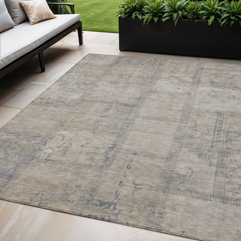 HomeRoots Patchwork Transitional Rectangle Outdoor Rug - 5' X 8'