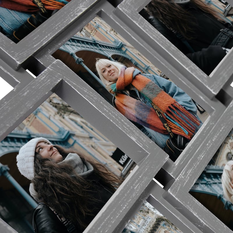 HELLO LAURA 18 Opening 4x6 Large Collage Picture Frame for Wall Decor