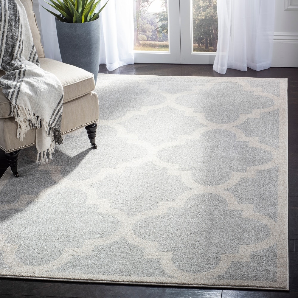 SAFAVIEH Amherst Elvana Modern Rug