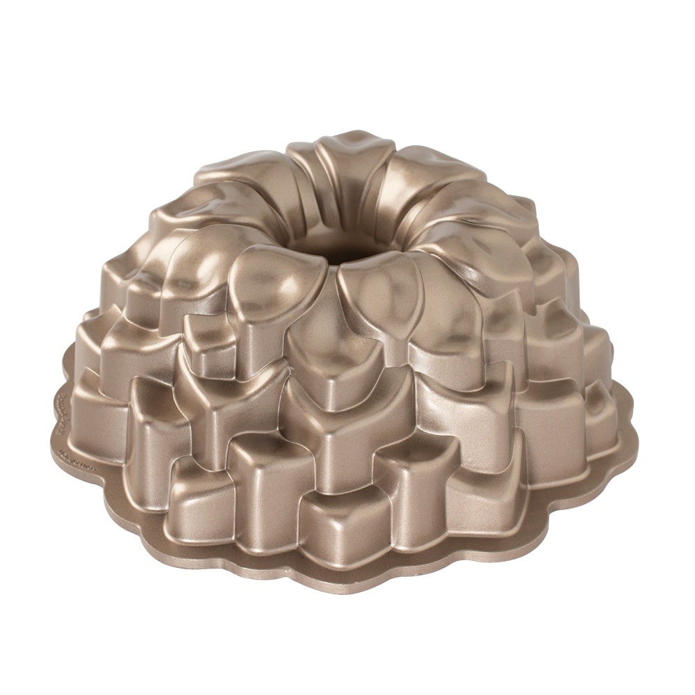 Nordic Ware Treat Nonstick 9x13 Rectangular Baking Pan - Gold - Bed Bath &  Beyond - 32399688