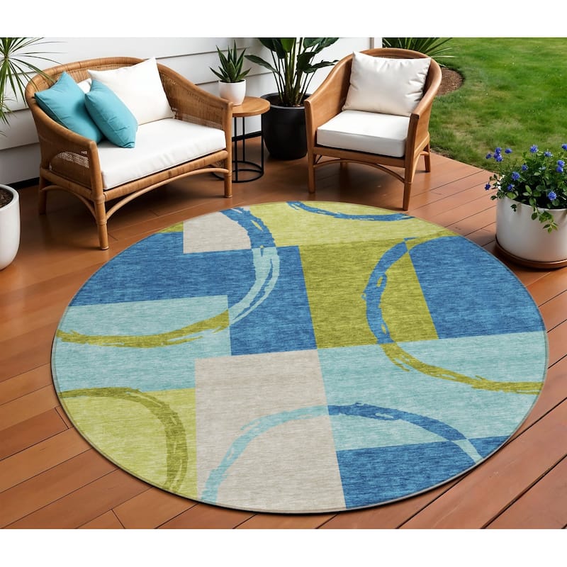 HomeRoots Geometric Modern Rectangle Outdoor Rug - 8' Round