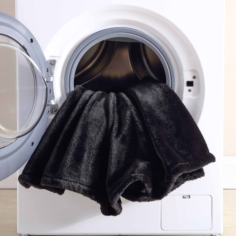 City Scene Faux Fur Solid Black Throw Blanket