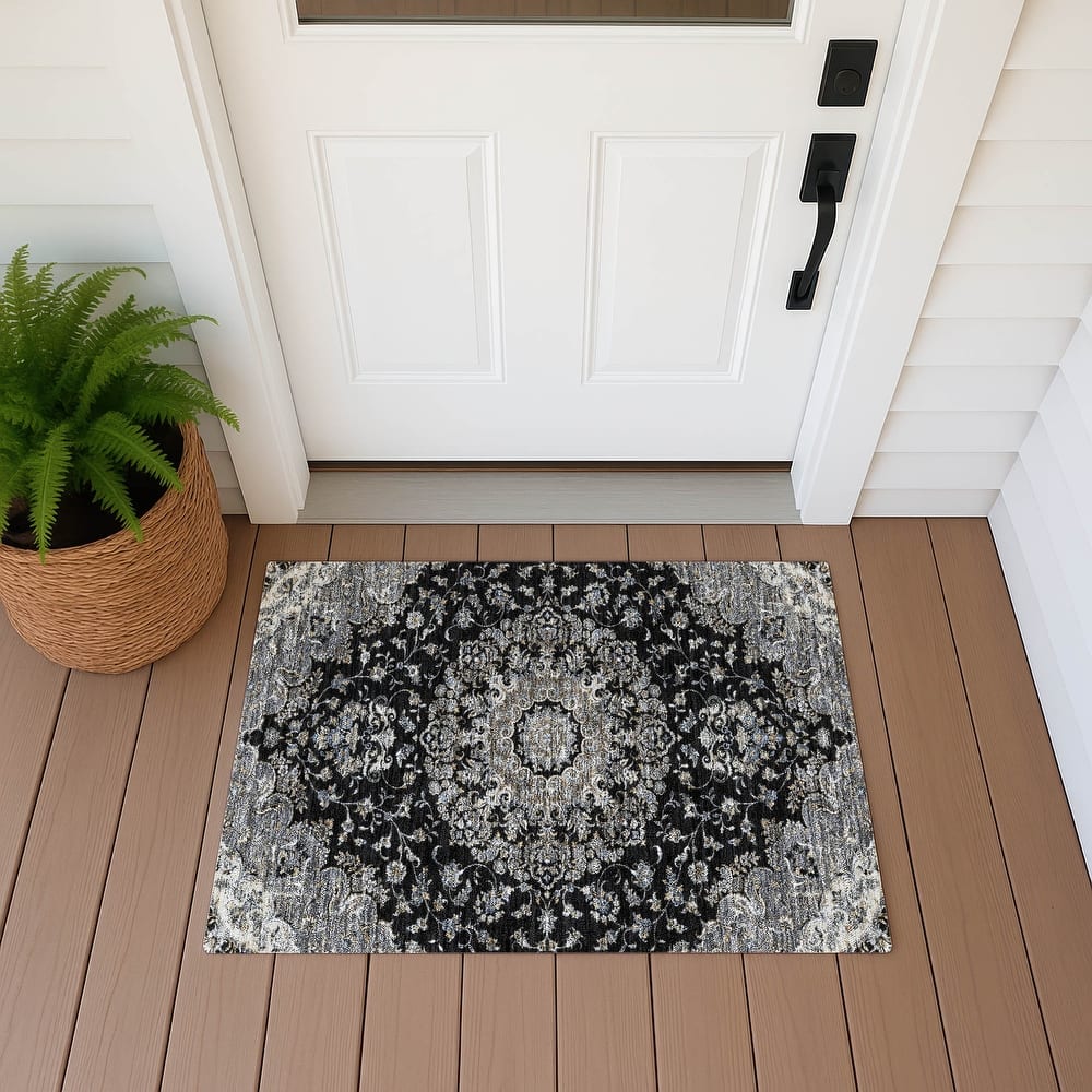 Machine Washable Indoor/ Outdoor Traditional Niko Chantille Rug