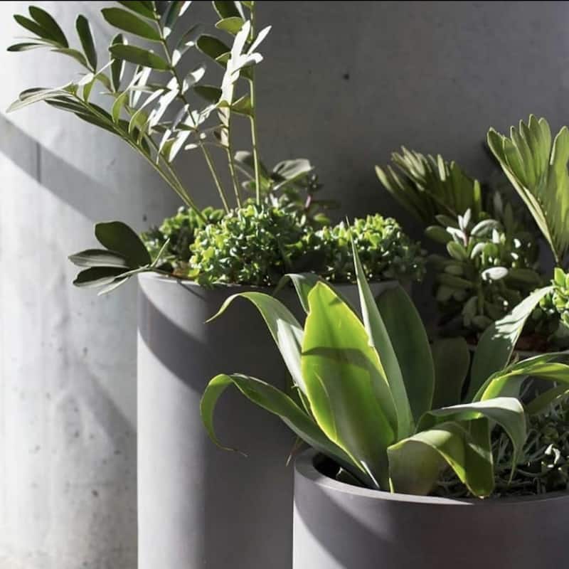 DreamPatio Fontana 10" dia x 19.7"H Fiberstone Cylinder Planter - 10" x 19.7"