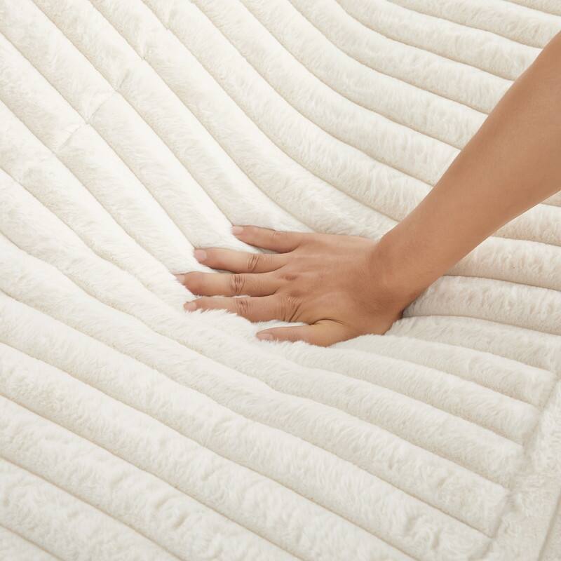 Spruce & Spring Oversized Lounge Accent Chair with Plush Cushions and Solid Wood Frame