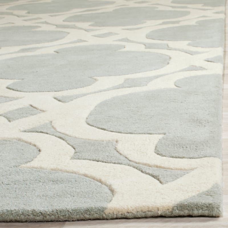 SAFAVIEH Handmade Chatham Naemi Modern Wool Rug