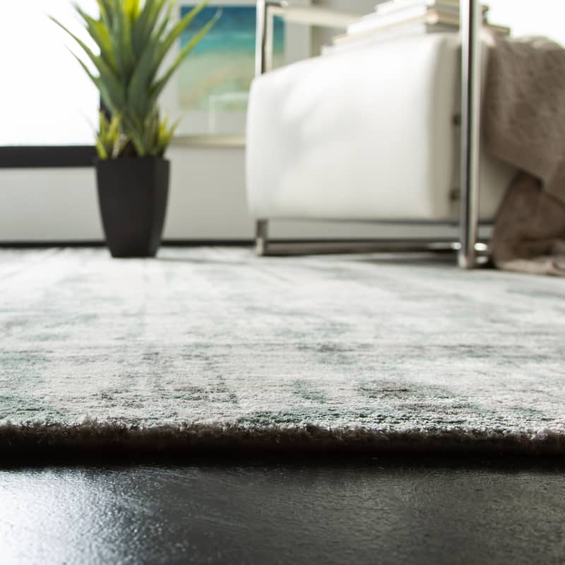 SAFAVIEH Handmade Mirage Ytje Modern Abstract Viscose Rug