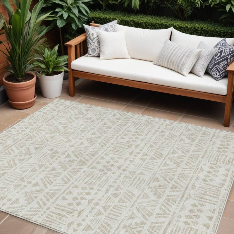 HomeRoots Southwestern Transitional Rectangle Outdoor Rug - 10' X 14'
