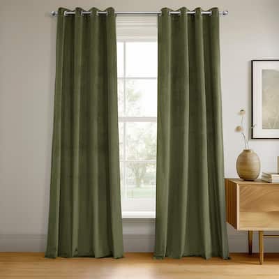 Exclusive Fabrics Hunter Green Grommet Velvet Blackout Curtain (1 Panel)