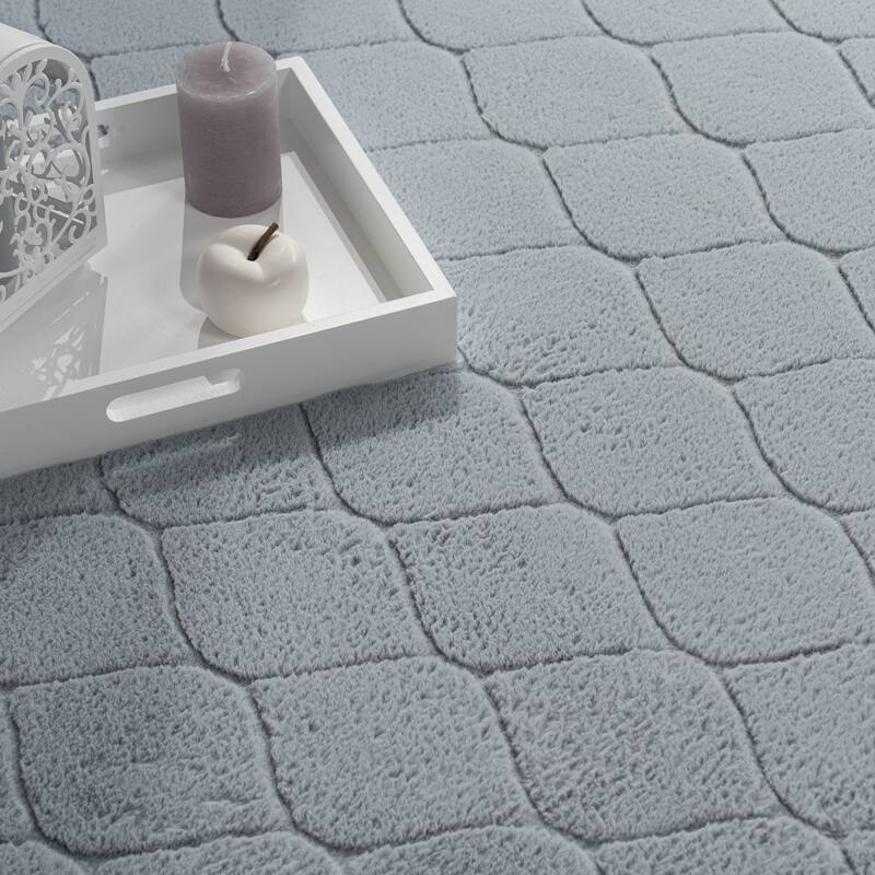 Soft Washable Area Rug with Diamond High-Low Effect