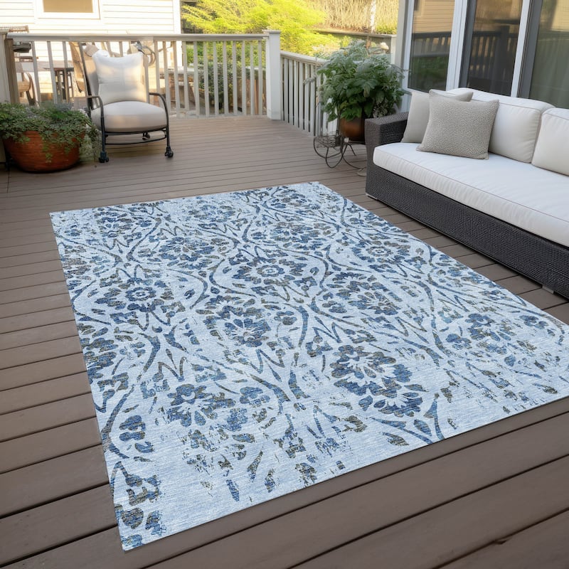Machine Washable Indoor/ Outdoor Chantille Traditional Distressed Rug
