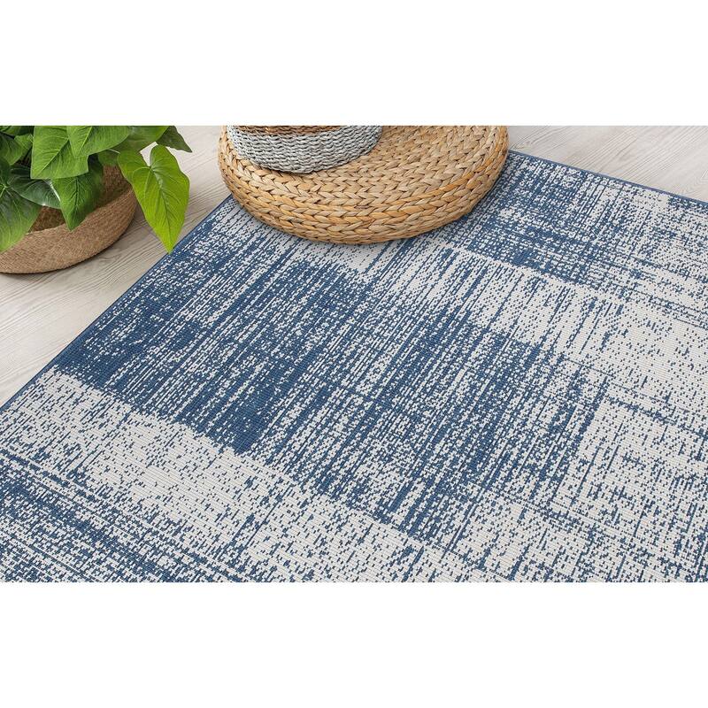World Rug Gallery Distressed Boxes Indoor/Outdoor Area Rug