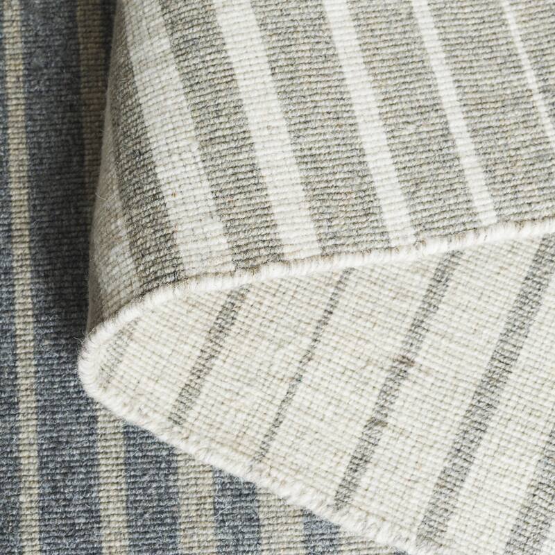 SAFAVIEH Handmade Striped Kilim Vlatka Wool Rug