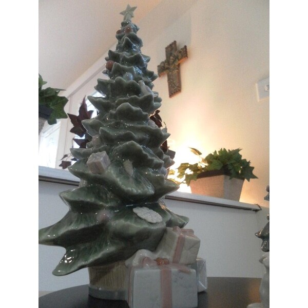 Lladro O Christmas Tree Porcelain Sculpture Made in Spain Model