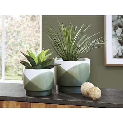 Signature Design by Ashley Ardenridge White/Green Planter Set (Set of 2) - 8.66" W x 8.66" D x 7.48" H