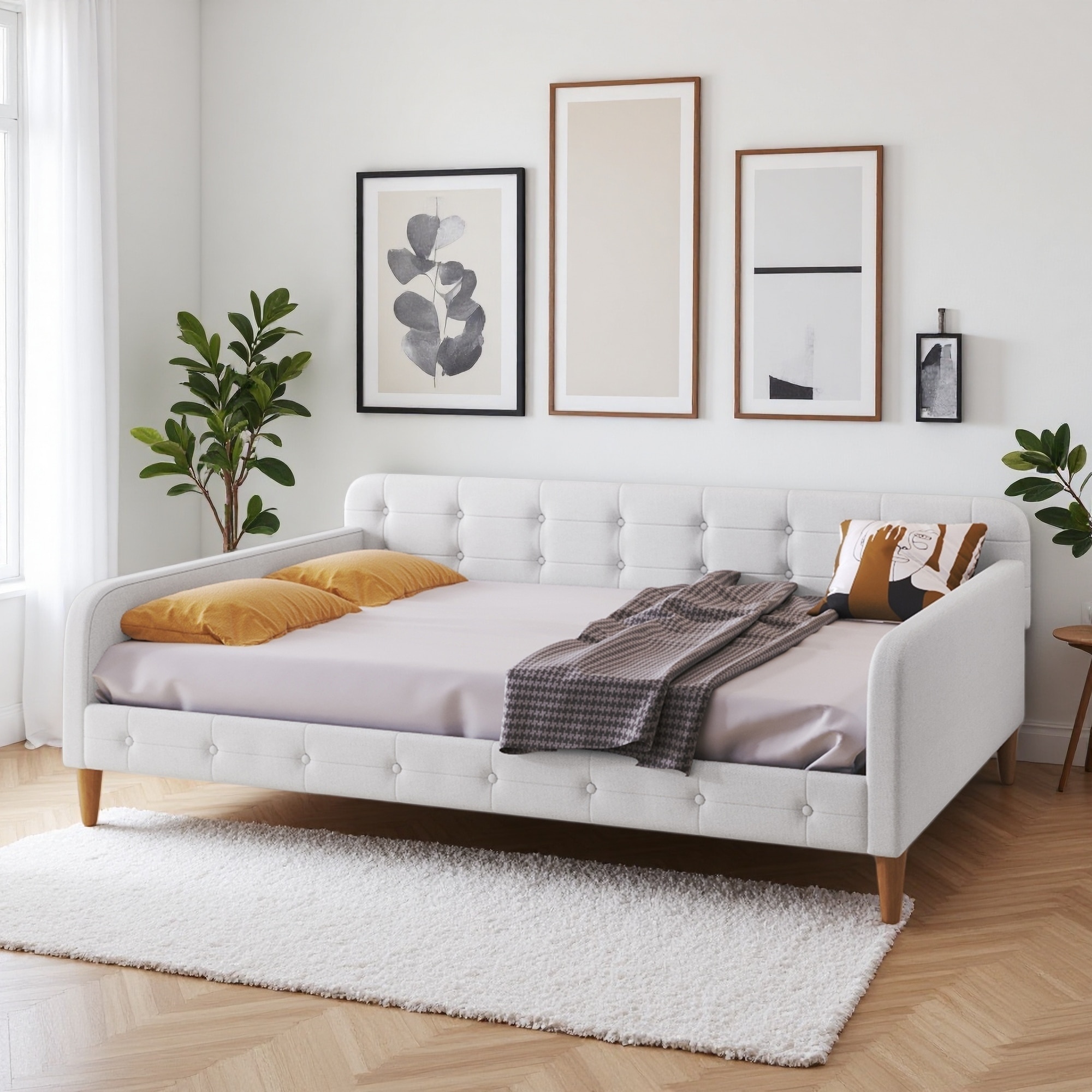 Upholstered Daybed with 4 Support Legs