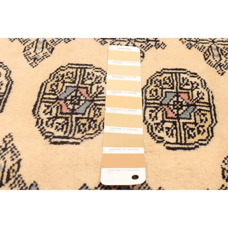 ECARPETGALLERY Hand-knotted Peshawar Bokhara Beige Wool Rug - 3'1 x 4'10