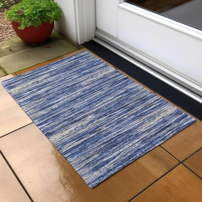 Machine Washable Indoor/ Outdoor Chantille Abstract Stripe Rug - Navy - 1'8" x 2'6"