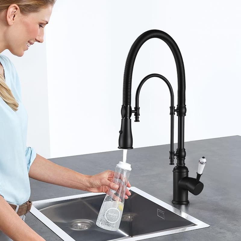 Single Handle High Arc Swiveling Dual-Mode Pull-Down Sprayer Kitchen Faucet In Matte Black