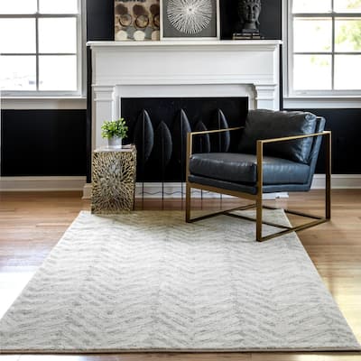 Nuloom Sasha Faded Chevron Area Rug