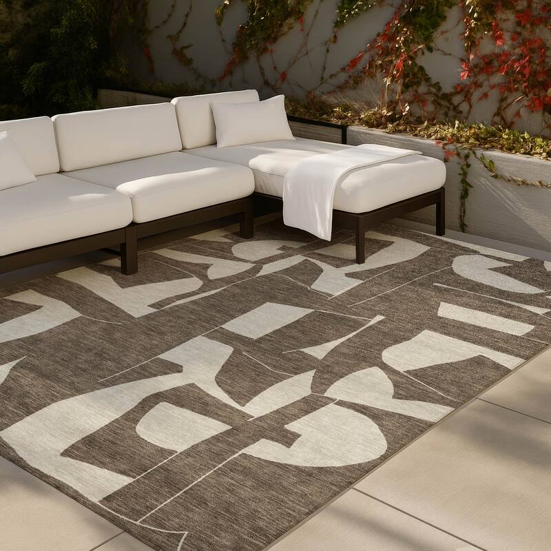Machine Washable Indoor/ Outdoor Modern Creede Chantille Rug