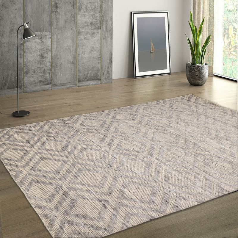 LoomBloom Hand Knotted Wool Rug in Oriental Design and Beige Area Rug - 5' 3'' x 7' 7''