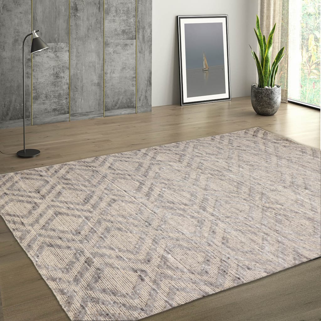LoomBloom Hand Knotted Wool Rug in Oriental Design and Beige Area Rug - 5' 3'' x 7' 7''