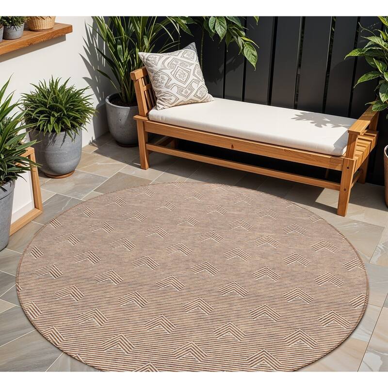 HomeRoots Geometric Transitional Rectangle Outdoor Rug - 8' Round