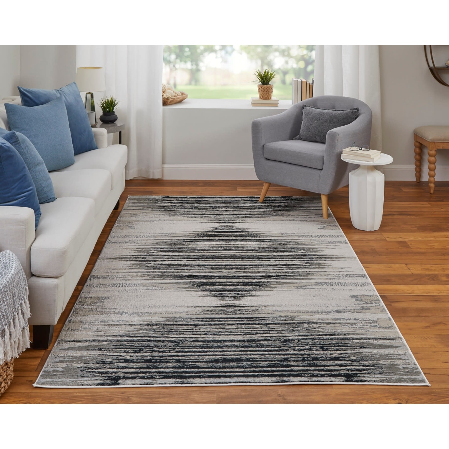 Grand Bazaar Orin Machine Made Diamond Modern Area Rug