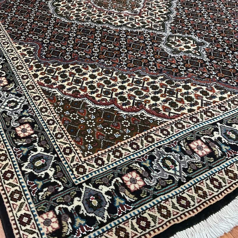 HERAT ORIENTAL Handmade Fish Design Tabriz Wool Rug - 4'9" x 6'5"