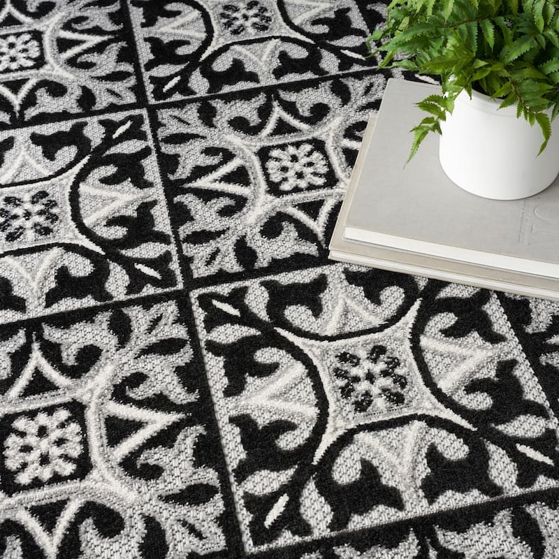 Nourison Aloha Indoor/outdoor Grey Geometric Area Rug