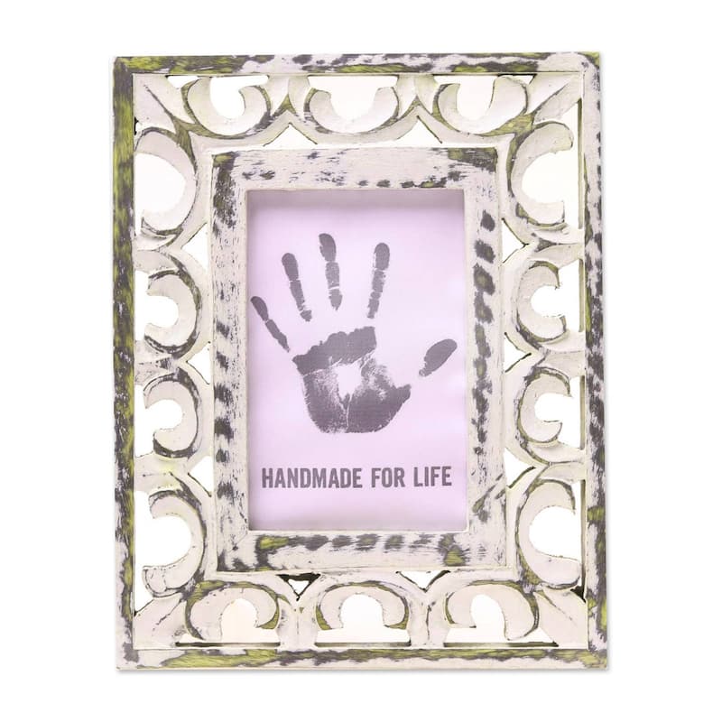 Novica Handmade Royal Archway Wood Photo Frame (4X6) - White