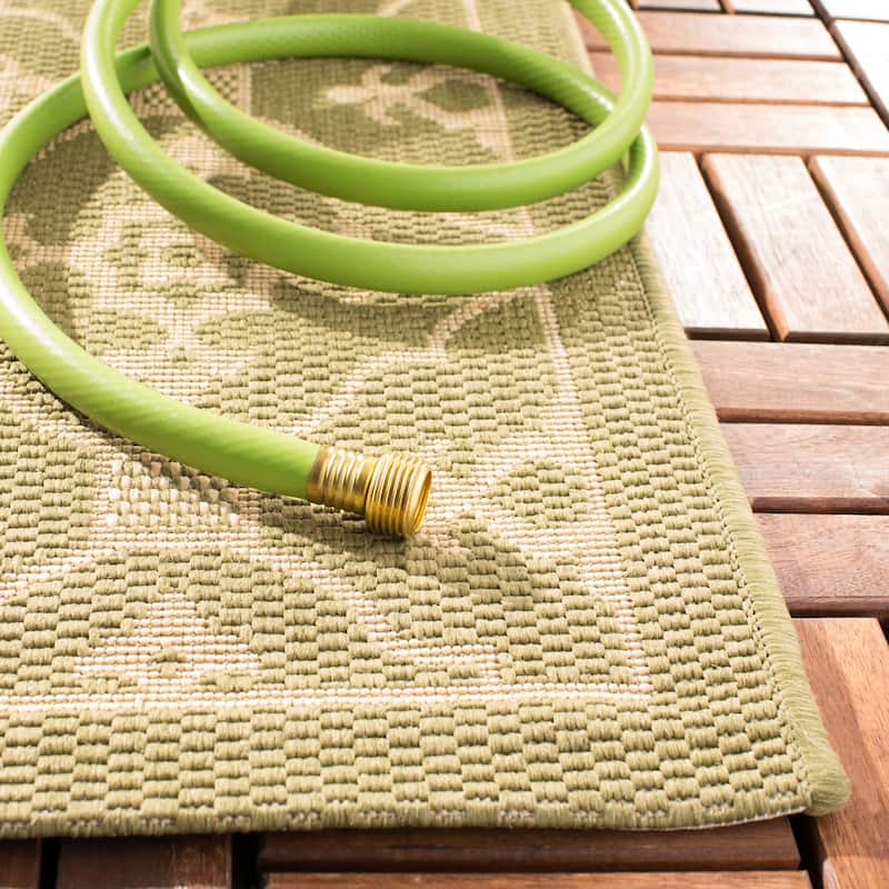 SAFAVIEH Courtyard Sonja Indoor/ Outdoor Waterproof Patio Backyard Rug