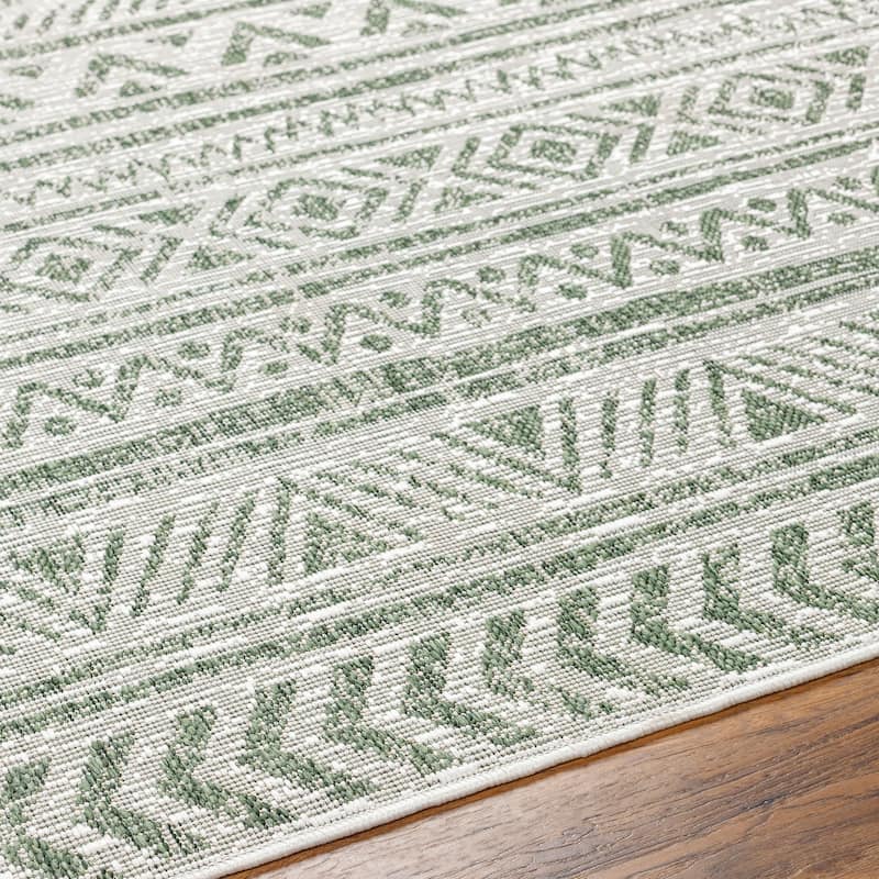 Livabliss Fortuna Traditional Medallion Area Rug
