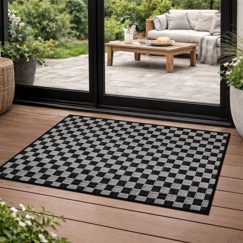 World Rug Gallery Checkered Indoor/Outdoor Flat Woven Area Rug - 2' x 3' - Black