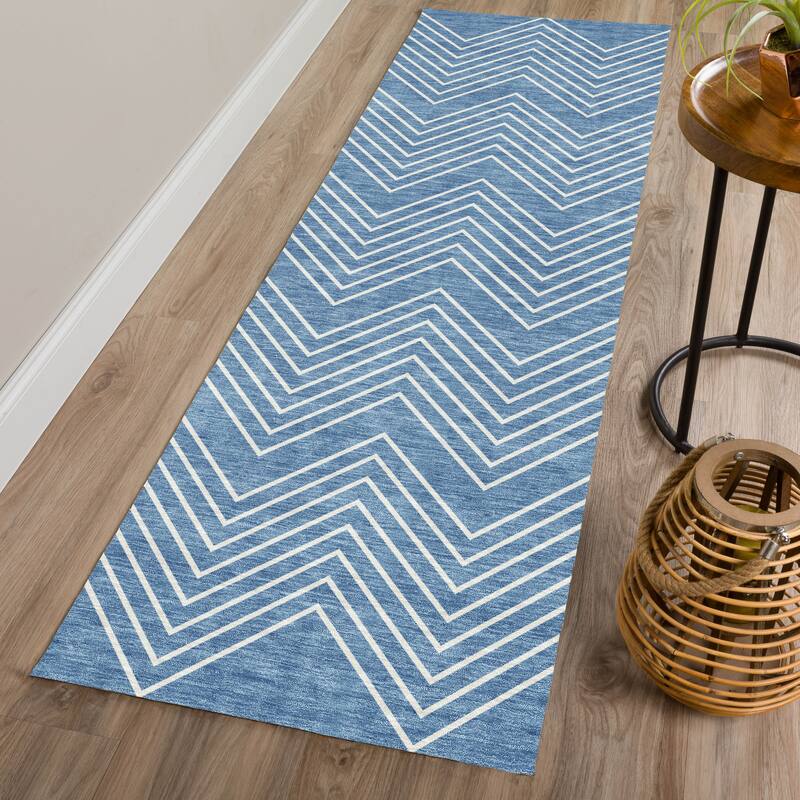 Machine Washable Indoor/ Outdoor Modern Chevron Chantille Rug