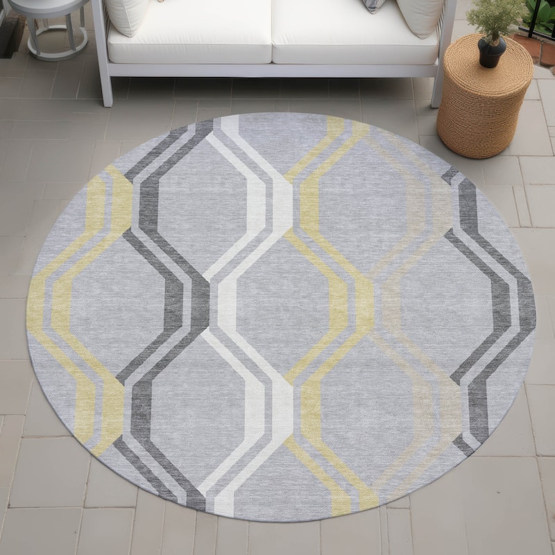 Machine Washable Indoor/ Outdoor Contemporary Dimensions Chantille Rug - Silver - 8' x 8'