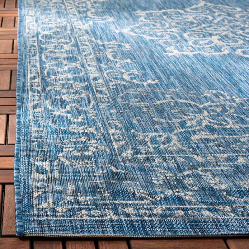 SAFAVIEH Courtyard Karolyn Medallion Indoor/ Outdoor Waterproof Patio Backyard Rug