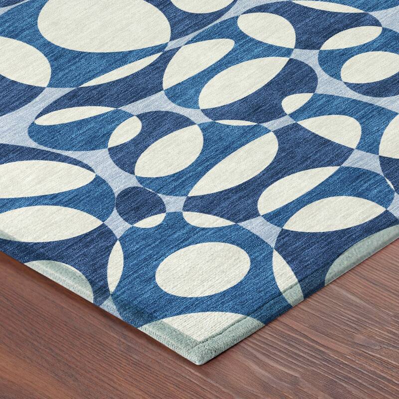 Machine Washable Indoor/ Outdoor Contemporary Saline Chantille Rug