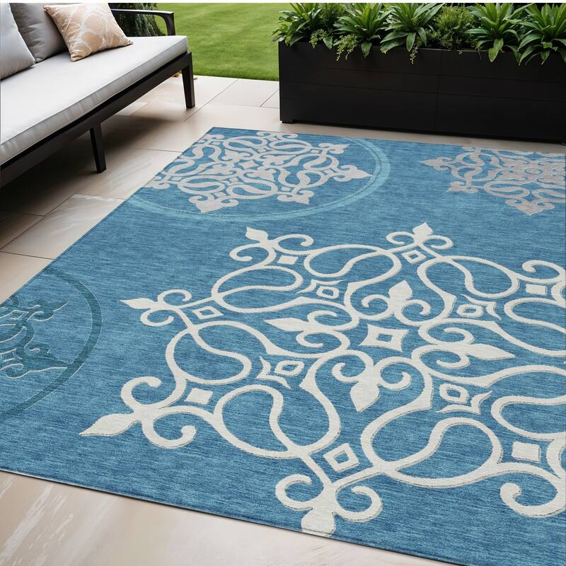 HomeRoots Floral Medallion Transitional Rectangle Outdoor Rug - 5' X 8'