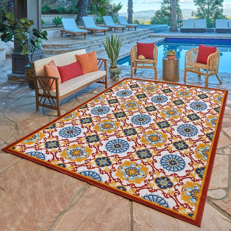 Gertmenian Fosel Chora Red Modern Floral Tile Indoor/ Outdoor High-Low Area Rug
