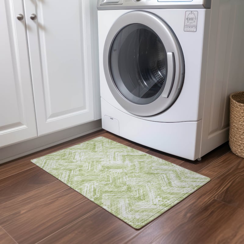 Machine Washable Indoor/ Outdoor Chantille Modern Chevron Rug - Green - 1'8" x 2'6"