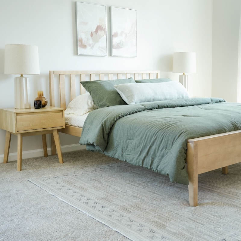 Plank and Beam Modern Queen-Size Bed with Slatted Headboard - Blonde