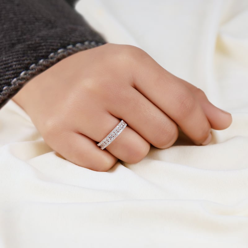 IGI Certified 3/4ct TDW Diamond Wedding Band in 14k Gold for Women