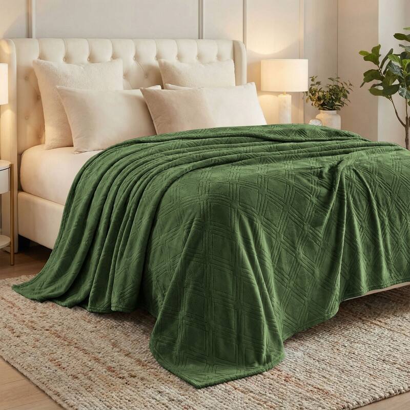 Superior Alaska Quilted Diamond Plush Fleece Blanket For Couch or Bed - Full/Queen - Green