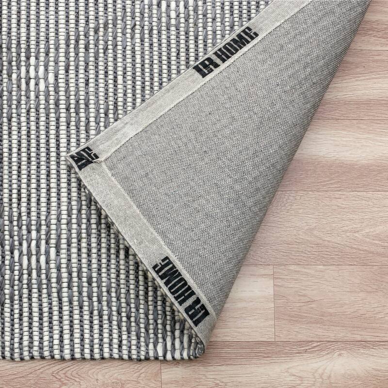 Arstad Transitional Hand-Woven Diamond Wool Indoor Area Rug by Sevita
