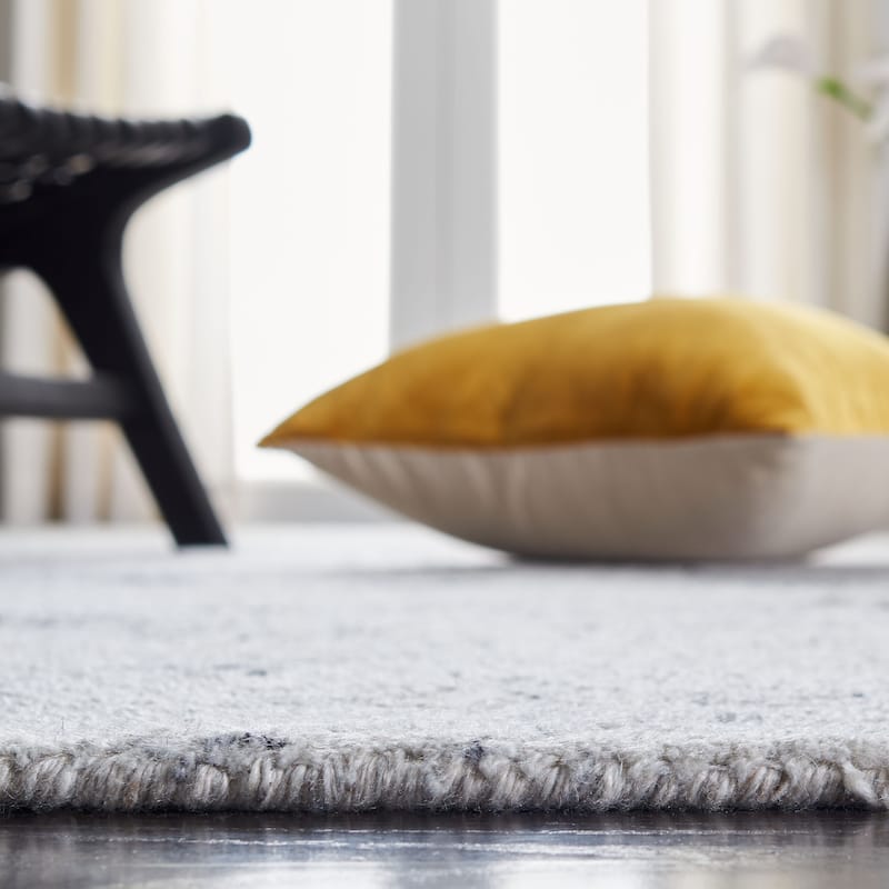 SAFAVIEH Handmade Abstract Polissena Modern Rug