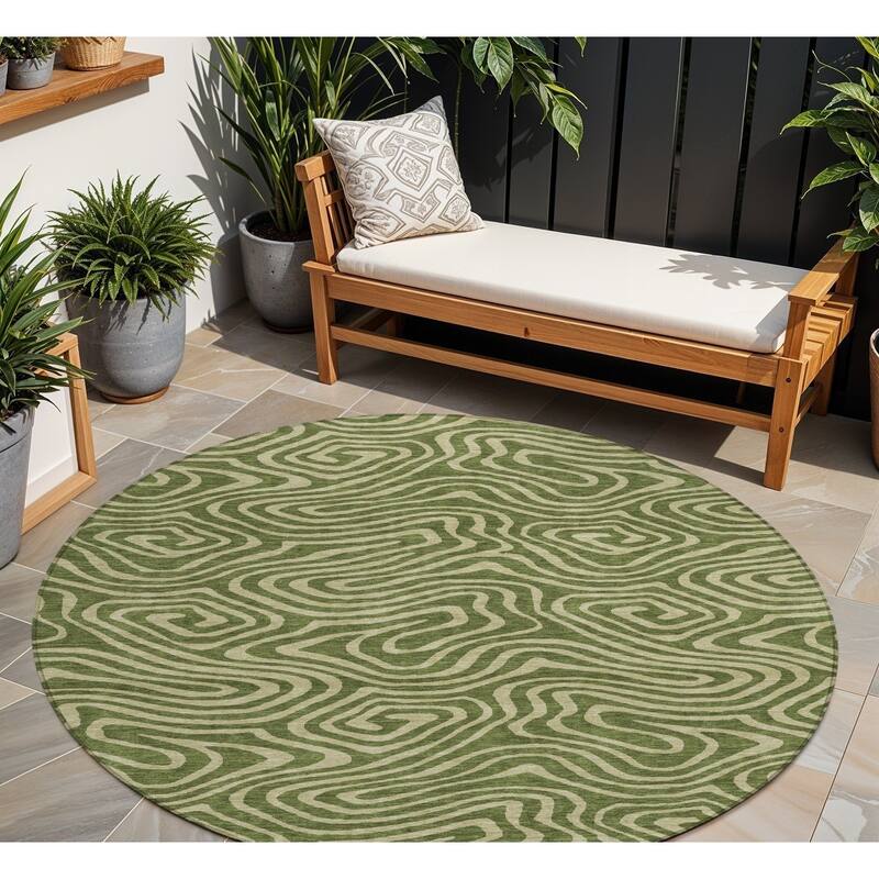 HomeRoots Abstract Transitional Rectangle Outdoor Rug - 8' Round