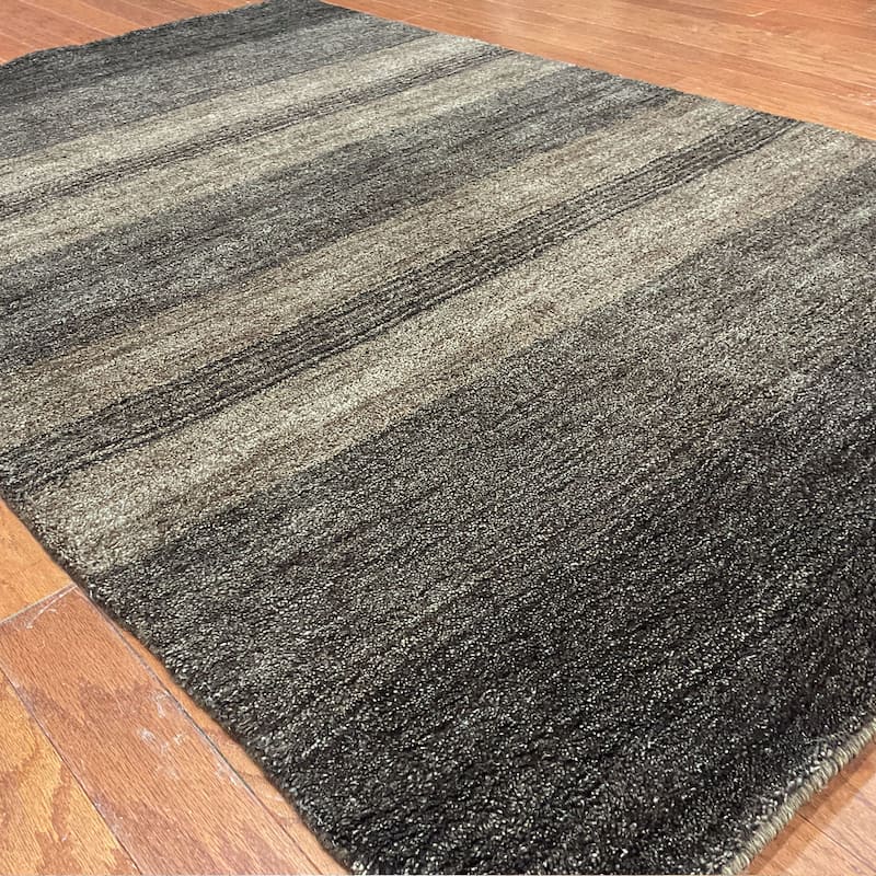 HERAT ORIENTAL 4' x 6' Handmade Horizontal Striped Tibetan Ombre Wool Rug - 4' x 6'