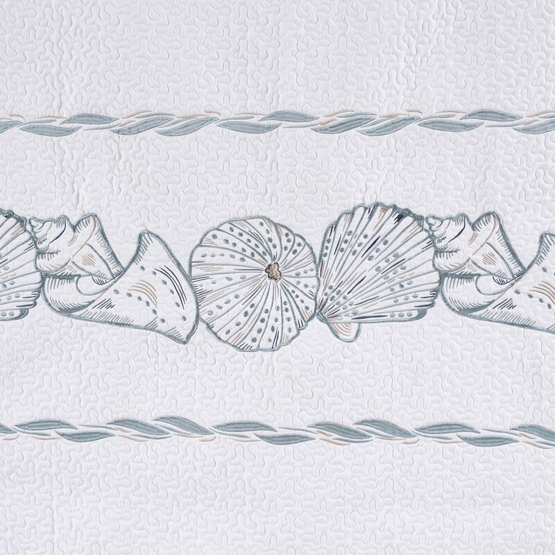 Royal Court Water Front Coastal Quilt Set